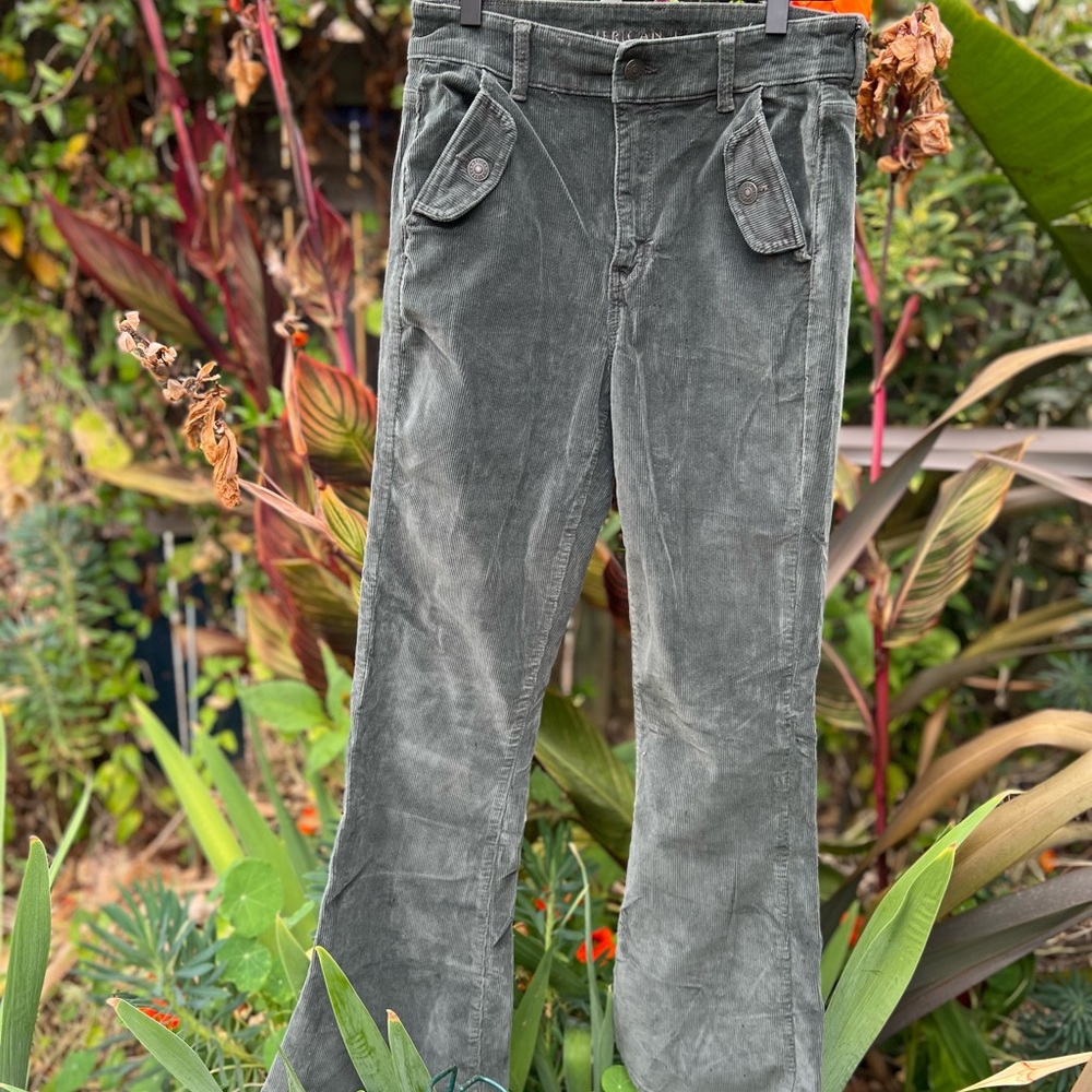 AE Super High Waisted Corduroy Flare Pant; Size 6R; Color Olive